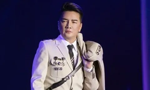 Bộ Văn hóa vào cuộc vụ Đàm Vĩnh Hưng cài huy hiệu "lạ" khi biểu diễn