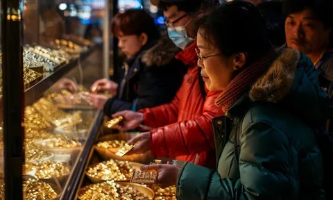 Đến lượt Hàn Quốc bán vàng như mớ rau trong siêu thị tiện lợi và máy tự động: Nhu cầu tăng cao nhất 20 năm qua vì lạm phát và đồng tiền mất giá