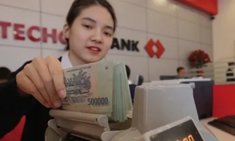 Thêm 2 ngân hàng tăng lãi suất huy động