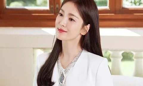 3 lần tậu nhà trăm tỷ tặng người đặc biệt, Song Hye Kyo gây xúc động