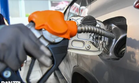 Giá xăng lại giảm tiếp?