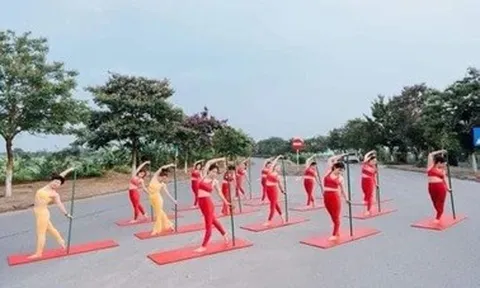Thêm 16 người tập Yoga giữa lòng đường bị xử phạt