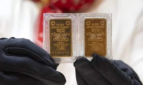 Sau đấu thầu, mỗi lượng vàng miếng SJC giảm 1,4 triệu đồng