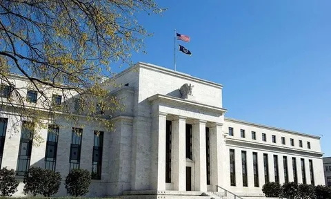 Một loạt dữ liệu kinh tế đi ngược dự báo, Fed có thể không cắt giảm lãi suất vào mùa hè này