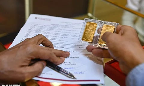 Ngân hàng hạ giá bán vàng còn 77,98 triệu đồng/lượng