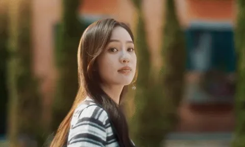 "Tình mới Sơn Tùng-MTP" có xứng danh mỹ nhân đình đám?