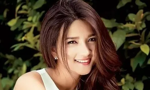 Làm mẹ đơn thân khi 21 tuổi, "đệ nhất mỹ nhân Sài thành" ở ngưỡng U40 bị con gái thúc giục lấy chồng