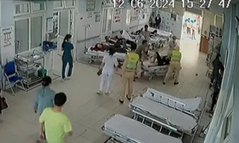 CSGT mở đường, đưa cháu bé có dấu hiệu ngừng tim đi cấp cứu