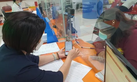 Điện lực TP HCM khuyến khích thanh toán không dùng tiền mặt