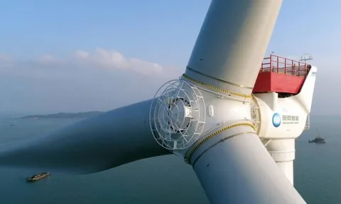Trung Quốc phá kỷ lục làm tuabin gió mạnh nhất thế giới: Thứ đắt tiền nhất nằm trên cánh quạt khổng lồ
