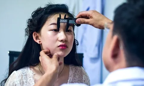 Bài học của cô gái phẫu thuật giống Lưu Diệc Phi