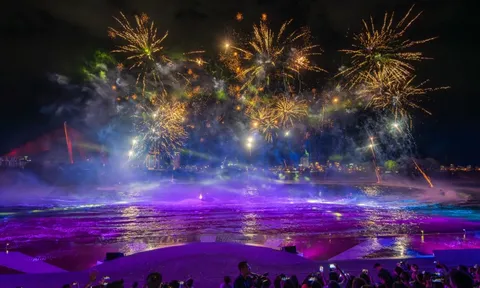 Hàng loạt sản phẩm du lịch Hè hấp dẫn 'đánh thức' sông Hàn