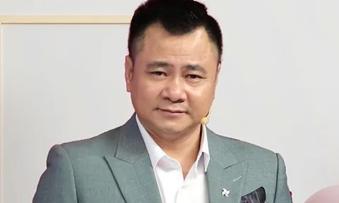 Nam NSND nức tiếng làng chèo có cuộc sống viên mãn bên bà xã kém 12 tuổi