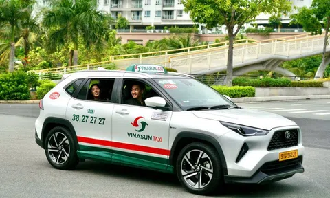 Vinasun 'sống' nhờ bán xe cũ và quảng cáo trên taxi