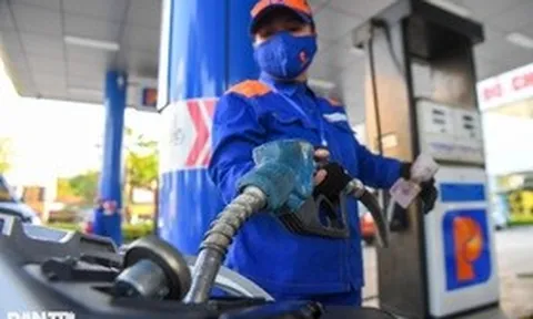 Lý do gì khiến giá xăng bất ngờ tăng trở lại?