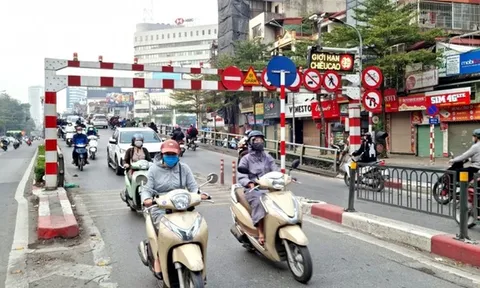 Trường hợp được vượt xe bên phải từ 1/1/2025, ai cũng nên biết