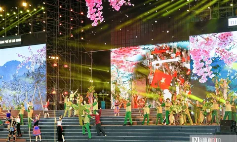 “Hồ Chí Minh – Người là niềm tin tất thắng”