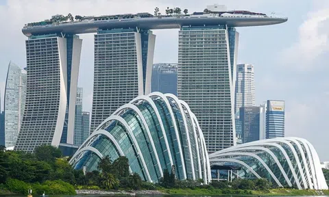 Ngăn chặn thành công “suy thoái kỹ thuật”, nền kinh tế nhà giàu của Đông Nam Á vẫn cảnh báo về sự bất ổn