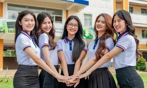 Những ngành học có điểm chuẩn cao chót vót, thí sinh giỏi "rụng như sung"