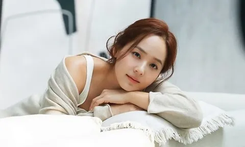 "Mỹ nhân đẹp nhất Kpop" tuổi 44 hạnh phúc bên chồng từng là fan, thầm mến mộ