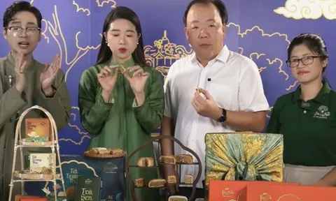 Cục trưởng Cục Quản lý thị trường tham gia livestream bán bánh Trung thu
