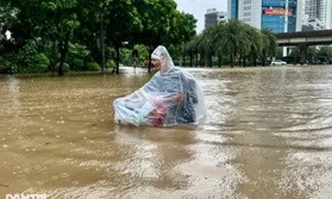 Hà Nội tiếp tục mưa lớn, nhiều nơi nước chưa kịp rút lại dâng cao