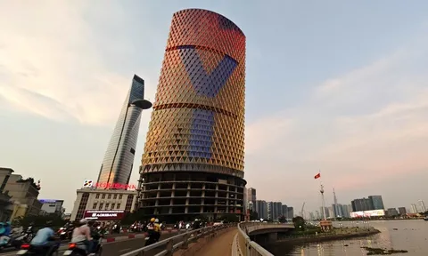 Xem xét cho hoàn thiện cao ốc xây dang dở trên "đất vàng" TPHCM