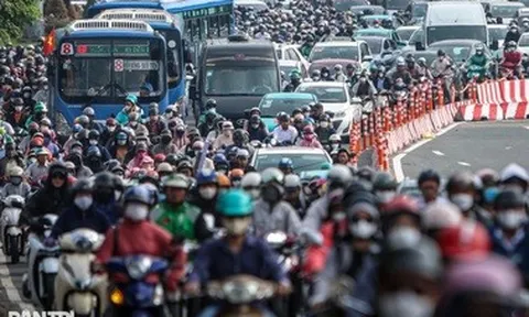 Bí thư Trần Lưu Quang kể trải nghiệm lái xe 12km mất 2 giờ ở TPHCM