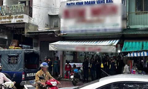 Công an xuất hiện tại tiệm vàng nổi tiếng ở Đắk Lắk