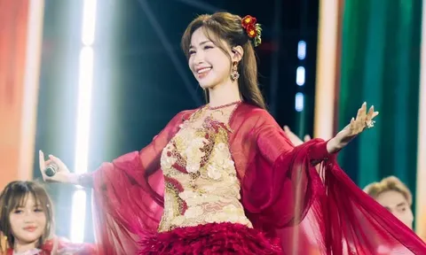 Nữ ca sĩ Hòa Minzy thông báo tin vui lớn nhất sự nghiệp