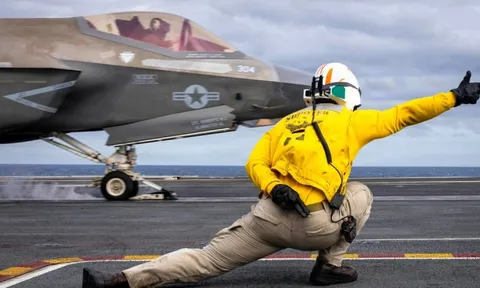 Tàu sân bay Mỹ tiến vào Trung Đông, kịch bản nào cho Iran?