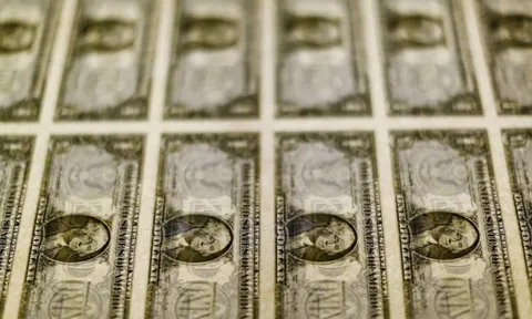 Đồng USD bị bán tháo, tụt sát đáy 4 năm sau phát ngôn của ông Trump