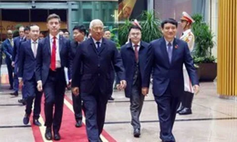 Chủ tịch Hội đồng châu Âu đến Hà Nội, bắt đầu chuyến thăm Việt Nam