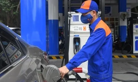Giá xăng dầu tăng, có loại tăng hơn 700 đồng/lít