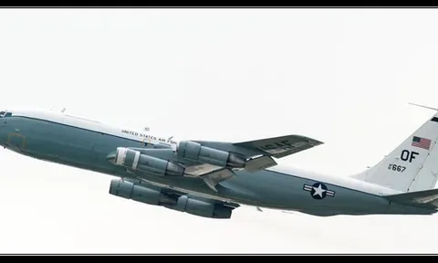 Bí ẩn chuyên cơ "VIP" Iran hạ cánh ở Nga, Mỹ đưa "thợ săn hạt nhân" tái xuất