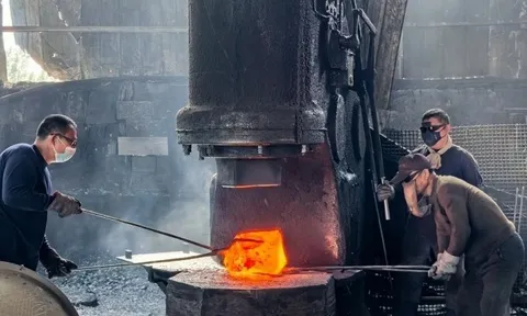 Chuyện lạ: Đức và Nhật Bản dẫn đầu thế giới suốt nửa thế kỷ, nhưng lại bại dưới tay thợ rèn ở Trung Quốc