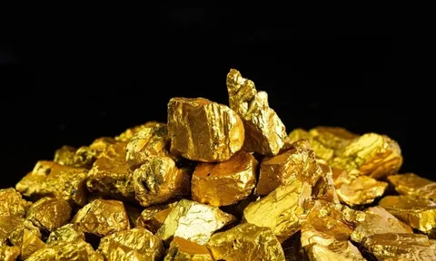 Trung Quốc âm thầm tích 5.500 tấn vàng, "xả" một nửa trái phiếu Mỹ