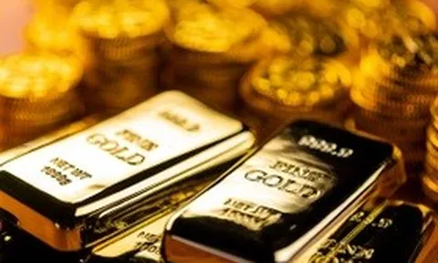 Giá vàng rơi tự do, nhà đầu tư nên làm gì?
