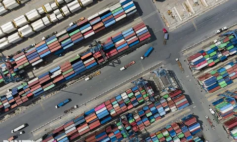 Phó Thủ tướng chỉ đạo khẩn khi hàng nghìn lô hàng ùn ứ