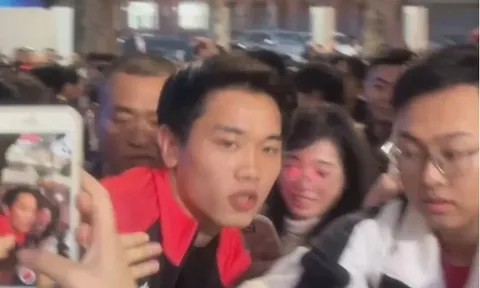 Đình Bắc “nóng” đến mức nào mà biến Hàng Đẫy thành chảo lửa V.League?