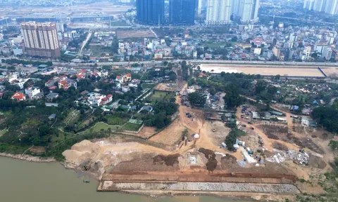 Cận cảnh dự án thoát nước cắt qua đê sông Hồng