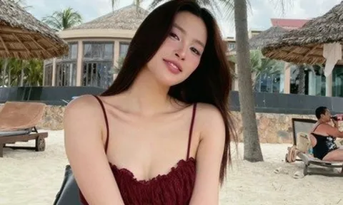 Hoa hậu Tiểu Vy nhận lỗi, giải thích vụ hình ảnh dính logo trang web cá độ