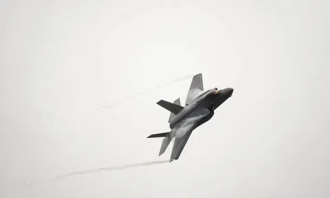 Mỹ bắn hạ máy bay không người lái Iran