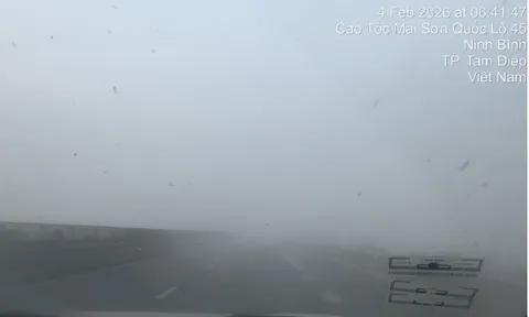 Sương mù dày đặc “nuốt chửng” cao tốc Cao Bồ - Mai Sơn - QL45, nhiều đoạn tuyến tạm cấm đường