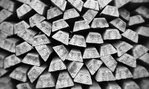 Giá bạc rơi tự do về 70 USD/ounce: Vỡ mộng "siêu dự báo" 309 USD?