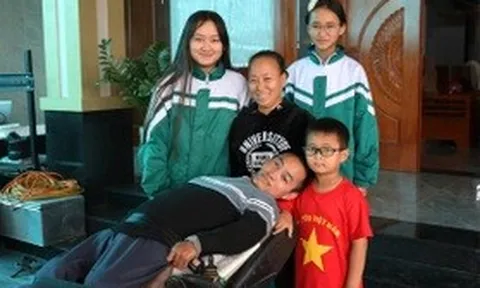 Người đàn ông Nghệ An nằm ngửa như khúc gỗ cưới vợ, xây nhà tiền tỷ