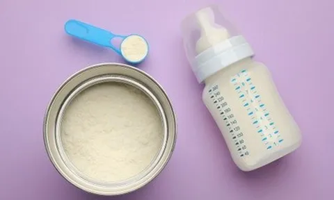 Bê bối sữa toàn cầu: 3 ông lớn điêu đứng, lộ diện nhà cung cấp