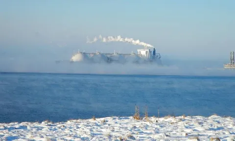 EU nhập LNG Nga lập đỉnh ngay trước lệnh cấm năm 2027