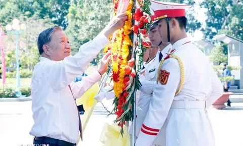 Tổng Bí thư Tô Lâm dâng hương tưởng nhớ các anh hùng liệt sỹ tại Tây Ninh