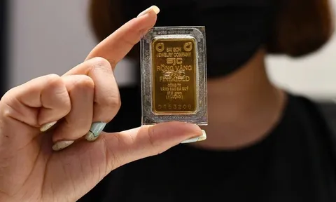 Giá bán vàng SJC vượt 180 triệu đồng/lượng, đắt hơn thế giới 21 triệu đồng